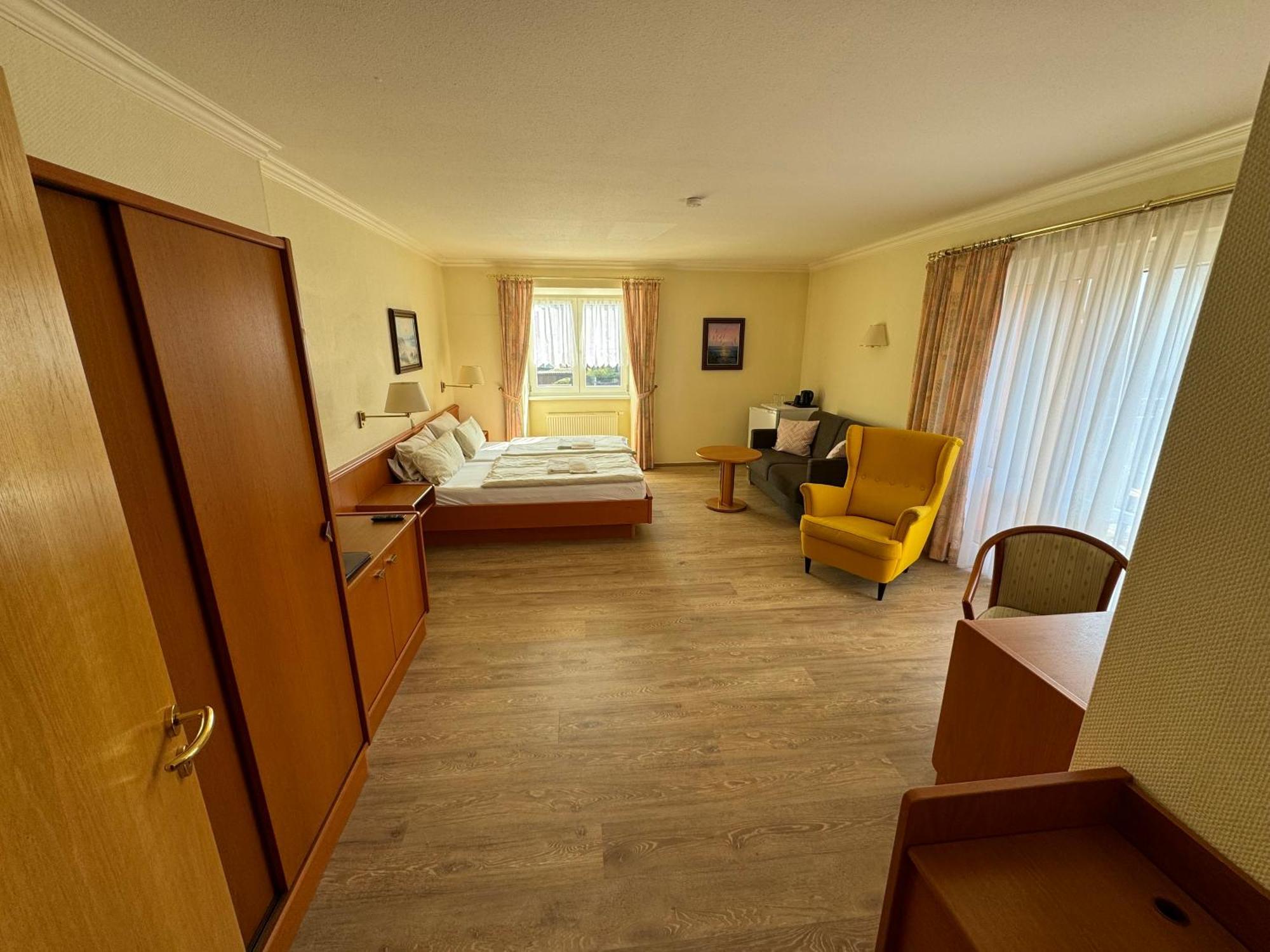 Hotel Garni Seeschloesschen Kolpinsee Exterior foto