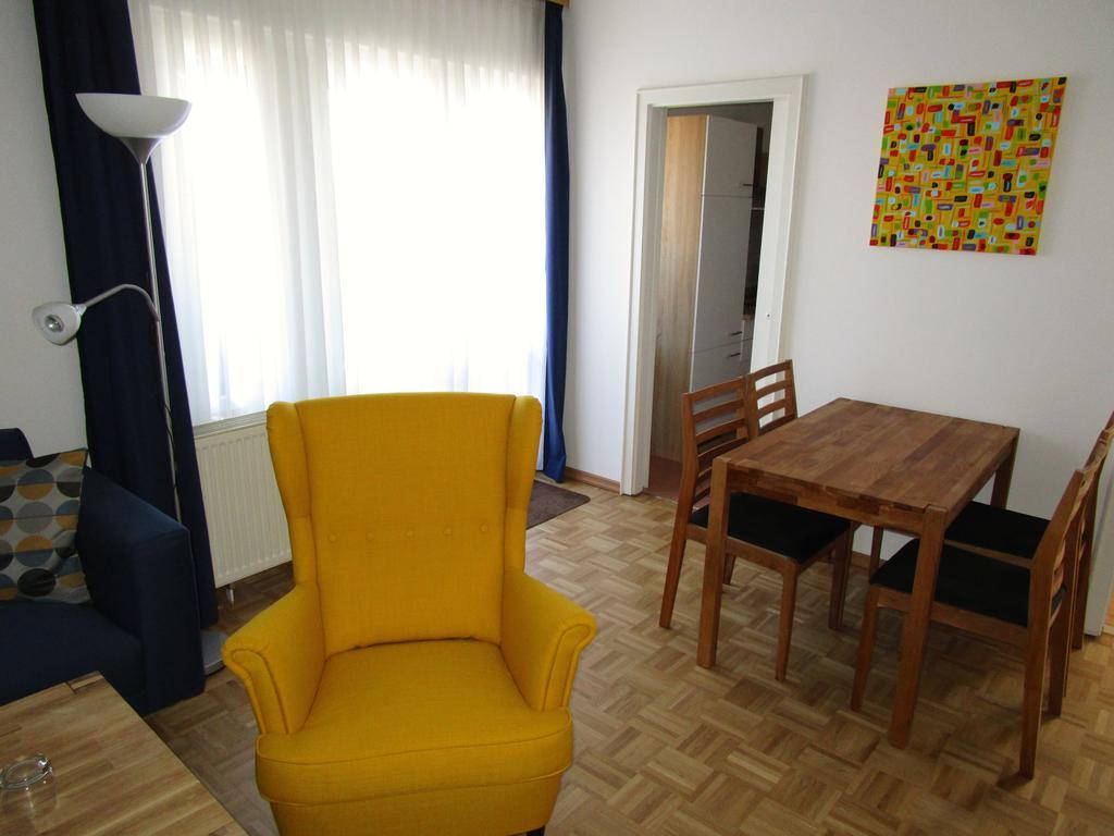 Hotel Garni Seeschloesschen Kolpinsee Exterior foto